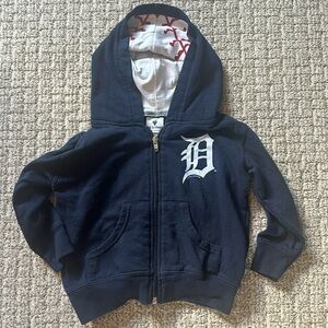 2T Detroit Tigers zip up hoodie